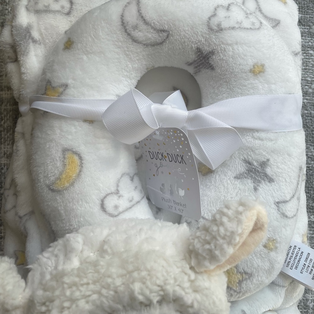 Duck Duck Goose Baby Blanket & Travel Neck Pillow NWT - Picture 2 of 5